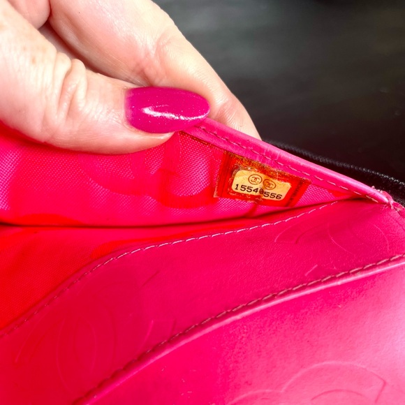 💯 Authentic Chanel Black Cambon leather zippy wallet - Picture 13 of 13